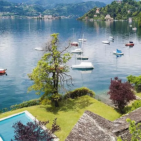 Sleeps 4 Pool Wifi Willa